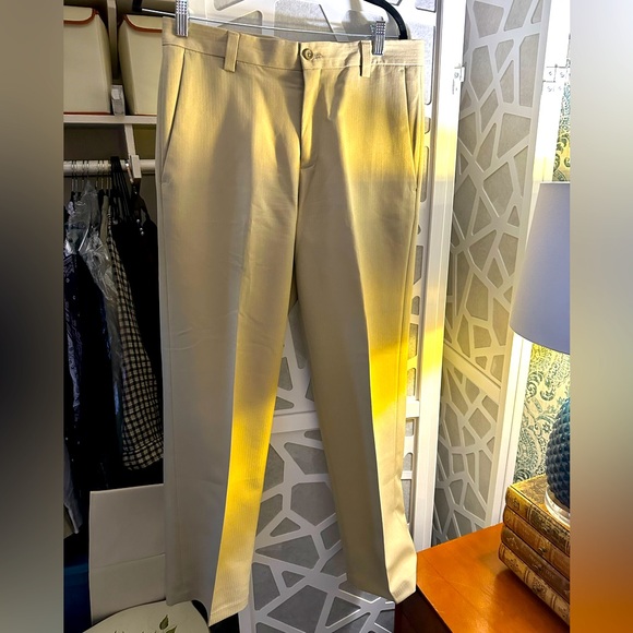 Kenneth Cole Reaction Dress Pants (32w x 30L). Like New! - Picture 2 of 5